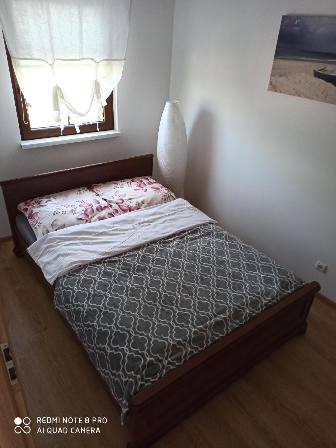 Pokoje Goscinne Straznica Jarosławiec Exterior foto
