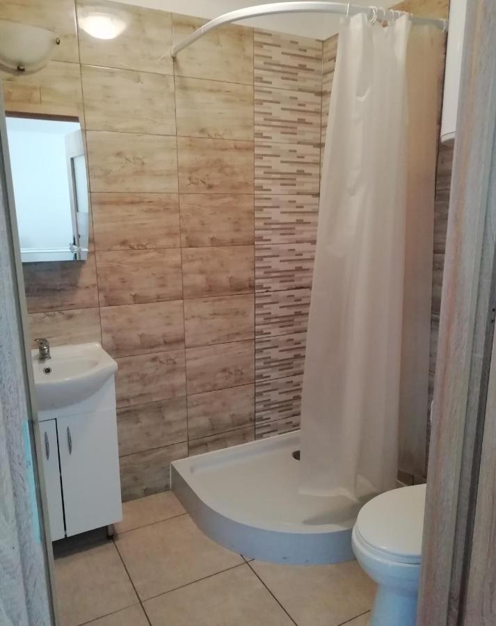 Pokoje Goscinne Straznica Jarosławiec Exterior foto