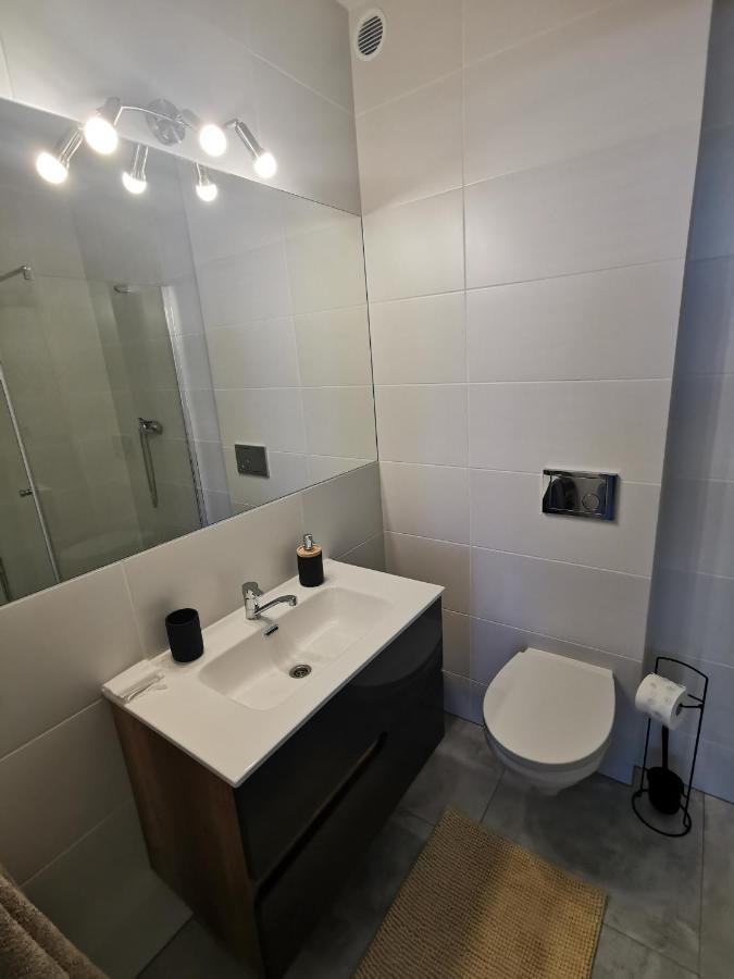 Pokoje Goscinne Straznica Jarosławiec Exterior foto