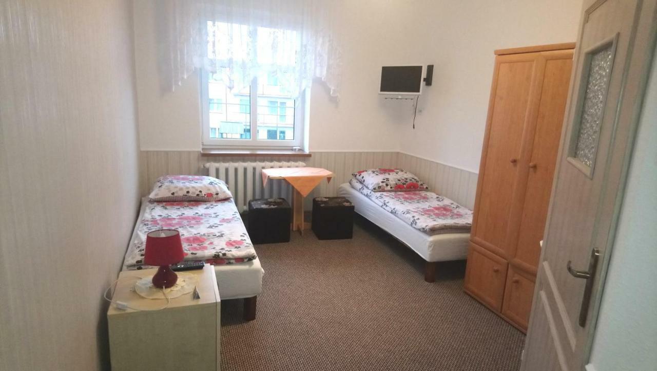 Pokoje Goscinne Straznica Jarosławiec Exterior foto